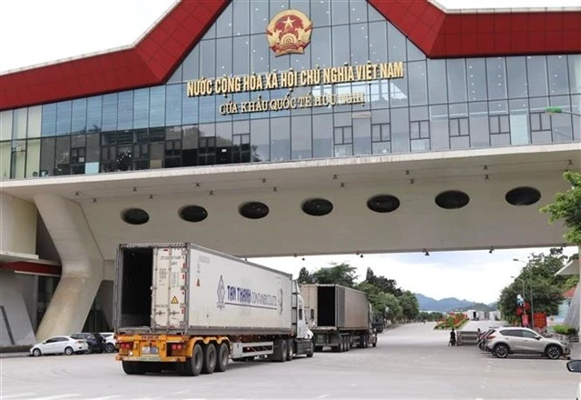 At Huu Nghi Border Gate in Lang Son province. (Photo: VNA/VNS)
