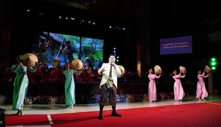 A performance of the musical piece “Vietnam at peace,” with lyrics written by Thai Princess Maha Chakri Sirindhorn, at Chulalongkorn University in Bangkok, Thailand, on March 26, 2024. (Photo: VNA)