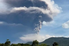 A series of eruptions spew ash as high as six kilometres above Laki-Laki's peak. (Photo: AFP)