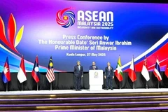 The May 27 press conference announcing the outcomes of the 46th ASEAN Summit. (Photo: VNA)