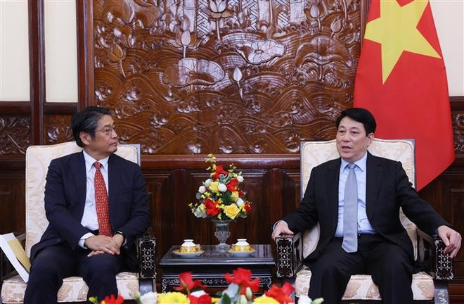 State President Luong Cuong receives Japanese Ambassador to Vietnam Ito Naoki in Hanoi on June 6. (Photo: VNA) vna-potal-chu-tich-nuoc-luong-cuong-tiep-dai-su-nhat-ban-ito-naoki-8077064.jpg