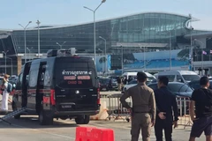 Thai police officers deployed at Phuket International Airport (Photo: bangkokpost.com) 