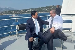 Prime Minister Pham Minh Chinh (left) and Costa Rican President Rodrigo Chaves on the sidelines of the 3rd United Nations Ocean Conference in Nice, France, on June 8 (local time). (Photo: VNA)