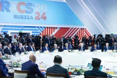 Prime Minister Pham Minh Chinh (fifth from left) attends and delivers a speech at the the plenary session of the expanded BRICS Summit in Kazan, Russia, in October 2024. (Photo: VNA)