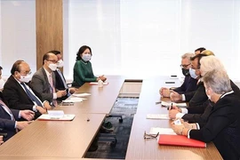 President receives representatives of US business associations, investors