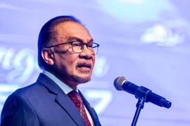 Malaysian PM calls for tough fight against corruption
