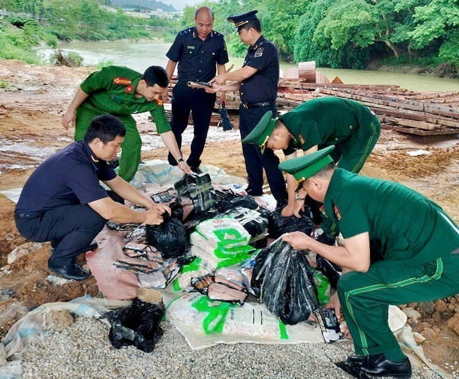 Smuggled goods discovered by Ha Giang province's authorities (Photo: VNA) trade-fraud.jpg
