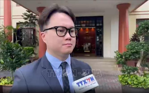 Enzo Sim Hong Jun, a researcher at the Penang Institute in Malaysia. (Photo: VNA) ng-pham-minh-chinh-mo-ra-chuong-moi-trong-quan-he-hai-nuoc-stand.jpg